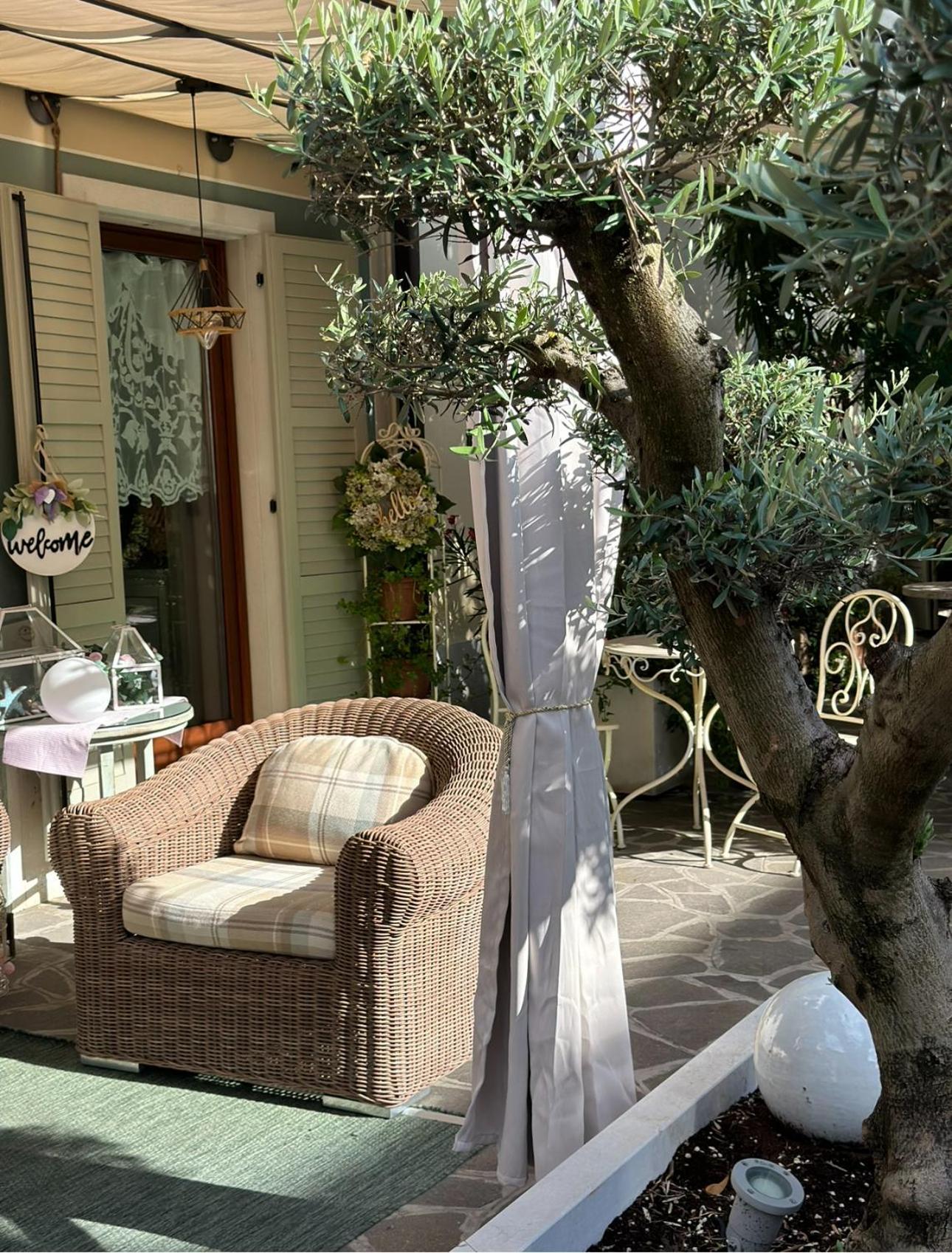 B&B Sul Garda กัสเตลนูโอโว เดล การ์ดา ภายนอก รูปภาพ